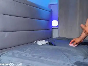 Chaturbate Live Sex Cam of leo_kitty