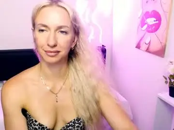 Chaturbate Live Porn of cute_smile_shy