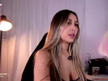 Chaturbate Live Sex Cam of ashley2004_