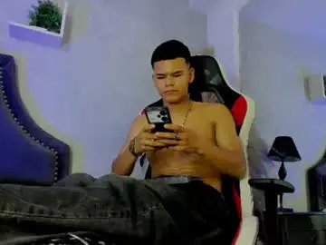 Chaturbate Nude Webcam of dylanroyce_