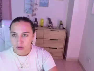 Chaturbate Live Sex Cam of miia_thompson_1