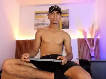 Chaturbate Watch Live Sex Cams of zander_2120