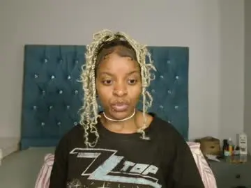 Chaturbate Adult Webcam of bluedi622952