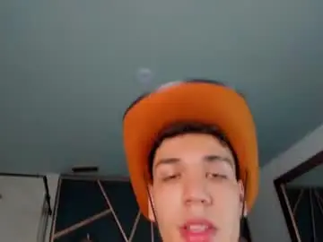 Chaturbate Live Sex Cam of apolojackson2