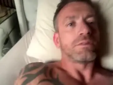 Chaturbate Live Sex Cam of youwantus69