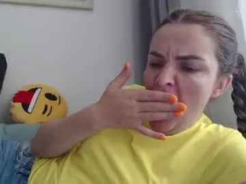 Chaturbate Sex Chat of _hidden_frommymoom_