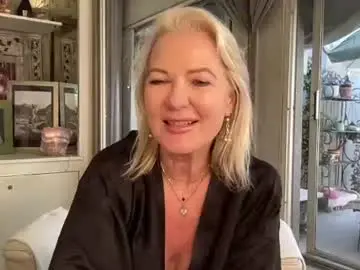 Chaturbate Live Porn of gl1tter_barbie