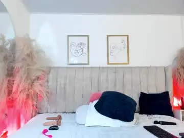 Chaturbate Live Sex Cam of mia_lourence