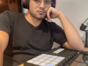 Chaturbate Free Porn Cam of bdever7