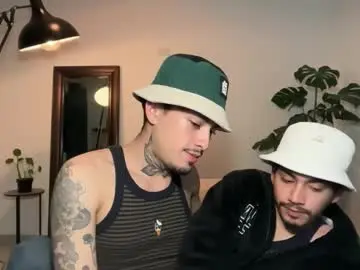 Chaturbate Live Sex Cam of noah_and_steven