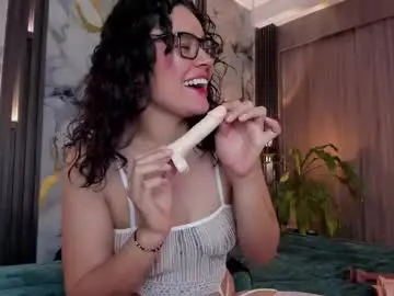 Chaturbate Nude Webcam of emmy_thompso