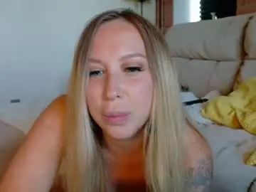 Chaturbate Live Sex of _mari_