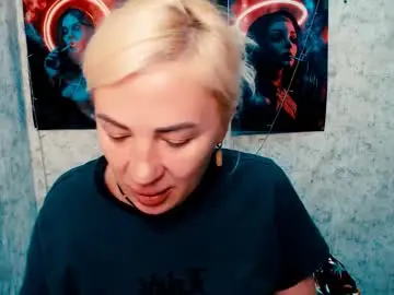 Chaturbate Live Sex of alinafrey_