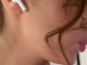 Chaturbate Watch Live Sex Cams of cuteelsa_