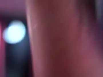 Chaturbate Live Sex Cam of elyssawetxx