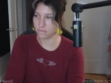 Chaturbate Live Sex Cam of alexa_dream