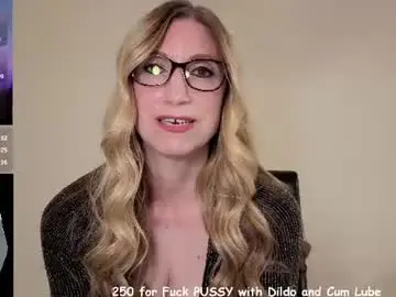 Chaturbate Live Sex Cam of wynfreya