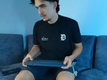 Chaturbate Free Porn Cam of justinsinner1