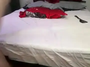 Chaturbate Live Sex of pantslesstraveler_plt