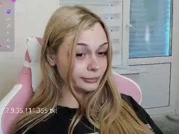 Chaturbate Free Porn Cam of melonipinkbb