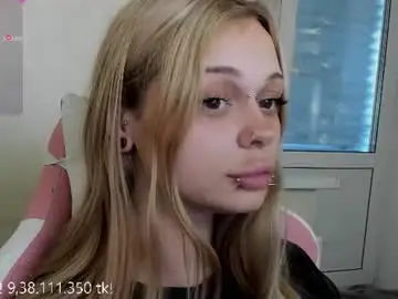 Chaturbate Adult Video Chat of melonipinkbb