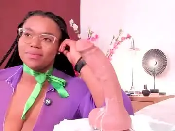 Chaturbate Live Sex Cam of makena_gh