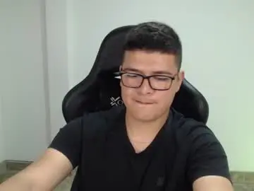 Chaturbate Live Sex Cam of david_smit_