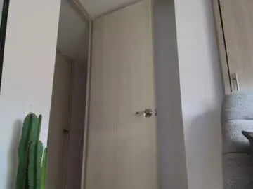 Chaturbate Live Sex Cam of andrew_west_