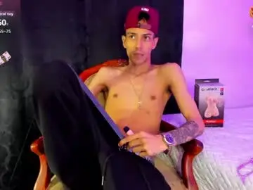 Chaturbate Watch Live Sex Cams of derrymeyerss_1
