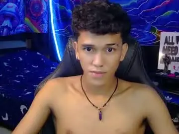 Chaturbate Live Sex of ken_bigcockxx
