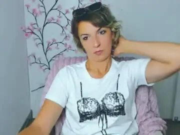 Chaturbate Live Sex Cam of mishelle_blondie