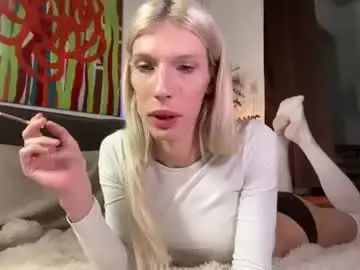 Chaturbate Live Sex Cam of hung_angel_xxl