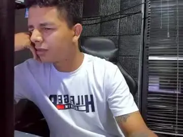 Chaturbate Watch Live Sex Cams of g_lincoln