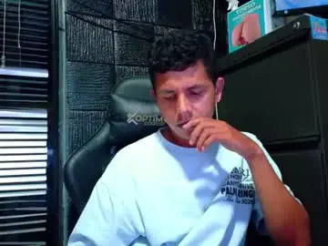 Chaturbate Live Sex Cam of g_lincoln