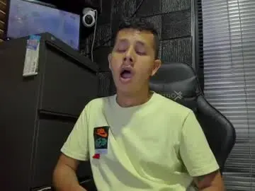 Chaturbate Free Porn Cam of g_lincoln