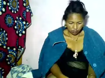Chaturbate Live Sex Cam of luxaluna