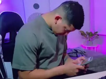 Chaturbate Free Live Porn of _robertobaggio