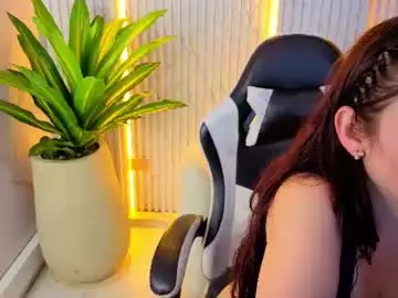 Chaturbate Live Sex Cam of bella_moon_cn