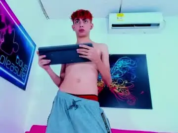 Chaturbate Nude Webcam of boys_twink69