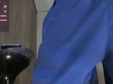 Chaturbate Live Sex Cam of liam_055