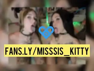 Chaturbate Free Porn Cam of masterr_and_kittyy