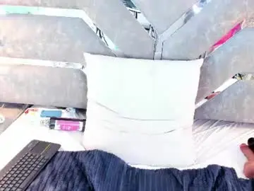Chaturbate Nude Webcam of slut_milf_