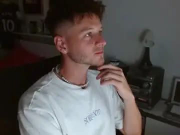 Chaturbate Watch Live Sex Cams of freddy_star