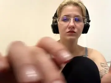 Chaturbate Best live sex cam show of cleopatralewey