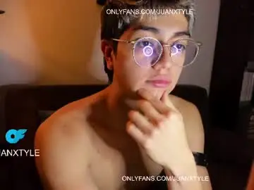 Chaturbate Best live sex cam show of juancamroom