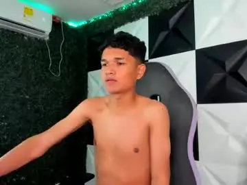 Chaturbate Best live sex cam show of davexxx_