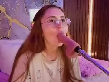 Chaturbate Nude Webcam of alice_cute77