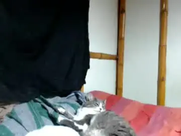 Chaturbate Live Sex Cam of miahells