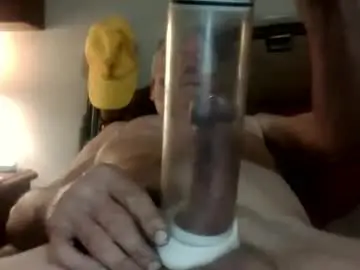 Chaturbate Sex Cam of lickmysnowballs