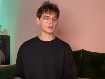 Chaturbate Live Porn of oliverlawrence